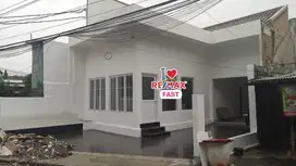 Disewakan 1 Rumah  Cocok rumah tinggal atau Usaha/Kantor di Jagakarsa