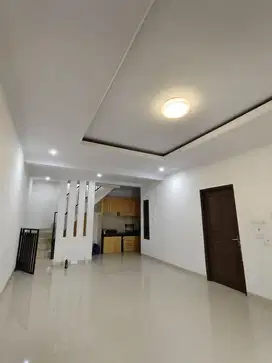 Disewakan Rumah Tahunan 3KT, 2KM Klender, Dkt FTL Pondok Bambu, Jaktim