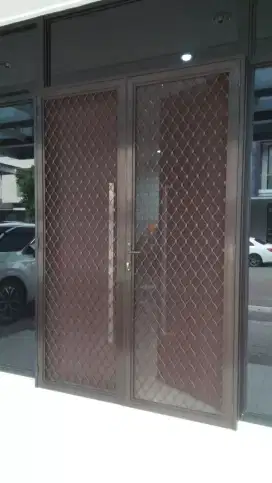 Pintu anti nyamuk