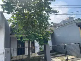 Dijual Rumah Lokasi Strategis di Kencana Loka BSD