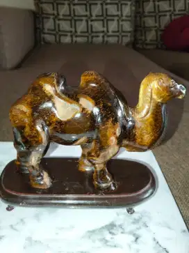 Ukiran batu Tiger eye bentuk unta