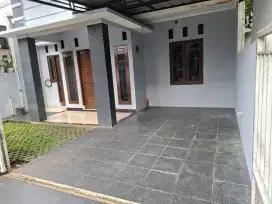 Disewakan Rumah Siap Huni Untuk Pertahun Di Kavling Ul Sektor Barat