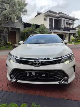 Toyota Camry 2.5 V 2016 AT Good Condition