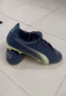 SEPATU SEPAK BOLA ORIGINAL
PUMA KING PRO 21 FG
Size 43