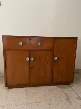 Lemari Astetik Vintage Kayu Jati Retro