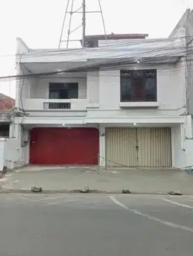Di Jual Rumah + Ruko ada Sewa Tower