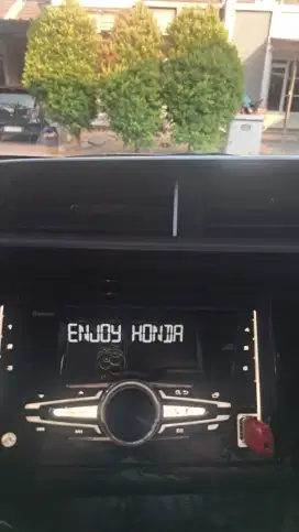 Head Unit Plus Frame Copotan dari Mobil