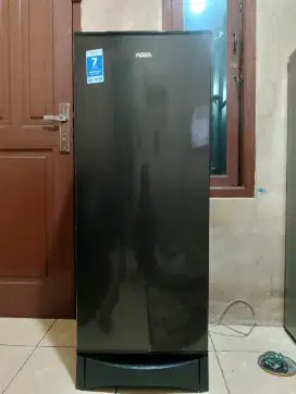 Di jual kulkas 1 pintu merk AQUA kondisi normal