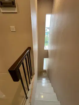RUMAH SANGAT STRATEGIS HANYA 1 M-AN