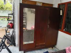 Lemari Kayu Jati