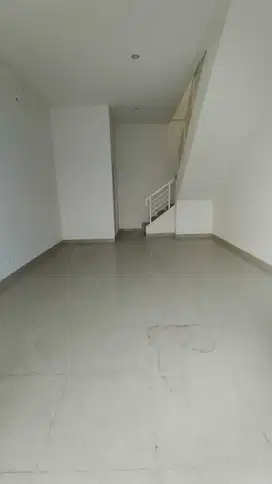 Disewa Ruko Pisa Grande, Gading Serpong