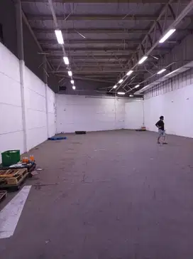 GUDANG CAKUNG 1 LANTAI PLONG AKSES CONTAINER DEKAT DARI TOL 850 M2
