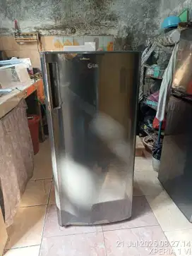 Kulkas merek LG
