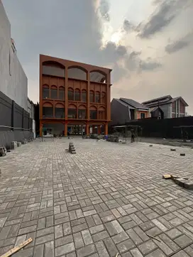 Di jual gedung cocok untuk kantor di tb simatupang