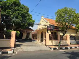 Dijual Hotel Strategis Terawat Bagus di Tengah Kota Tuban