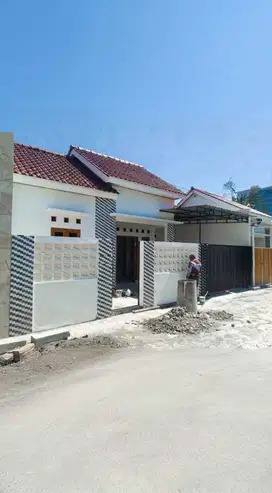 Rumah karangasem laweyan solo dekat ums