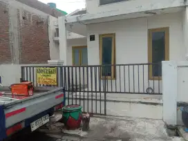 Dikontrakkan rumah strategis di Surabaya Timur