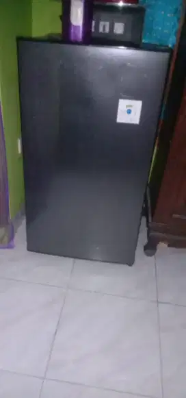 Kulkas 1 pintu warna abu2