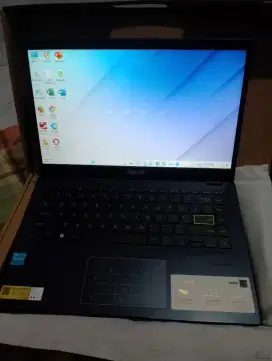 Laptop Asus N4500
ram 8 ssd 256 gb
Win 11
Ohs 
14 inch