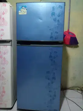 Kulkas Sharp 2 pintu