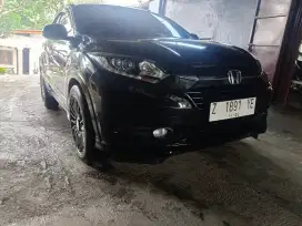 Bismillah numpang jual butuh Honda HR. V. RS. Prestige. No. Z. Hitam