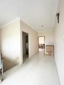 Dhyana rumah jelambar 3 lantai uk 5x18m lokasi bagus komplek kavpolri