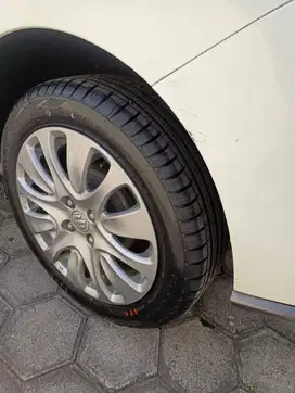 Mobil Suzuki Baleno th 2018 jenis sedan