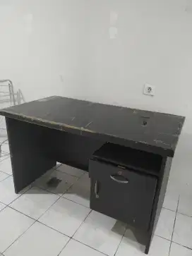 Dijual murah Cepat meja kerja second