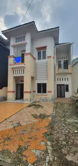 DIJUAL RUMAH 2 TINGKAT SIAP HUNI DI KOMPLEK GRAND HARJOSARI