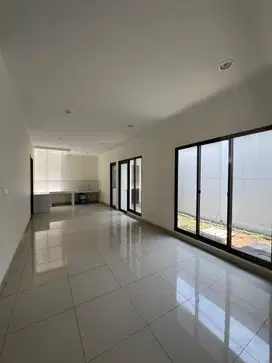 Dijual termurah dan langka rumah Summarecon btari harga 3,4M nego
