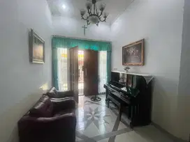 DHYANA RUMAH JELAMBAR UK 9x13m BANGUNAN BAGUS SEMIFURNISH DI JELAMBAR