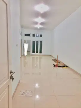 Dhyana rumah jelambar uk 7x20m akses jalan lega di komplek dutamas