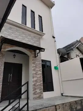 Dijual rumah murah siap huni di Cluster Arcadia Raya Bukit Golf