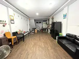 Dhyana rumah 3.5 lantai uk 5x15m strategis di komplek kavling polri