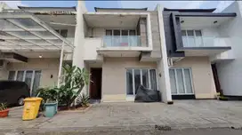 Rumah townhouse dekat Mall Cinere msk depok 1,9m