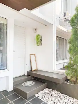 DIJUAL CEPAT RUMAH BARU RENOVASI FULL FURNISHED DI BSD