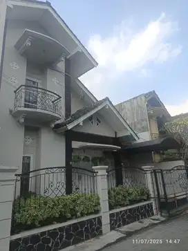 Rumah Tinggal 2 Lantai Lokasi Strategis di Condong Catur Depok Sleman