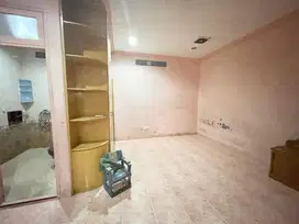 Dhyana rumah jelambar uk 15x12m bangunan 2.5 lantai lokasi bagus