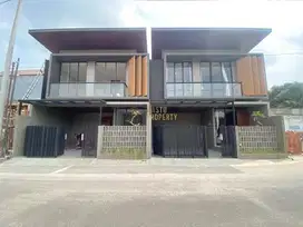 RUMAH MEWAH FULL FURNISH DEKAT PUSAT KOTA – SIAP HUNI & STRATEGIS