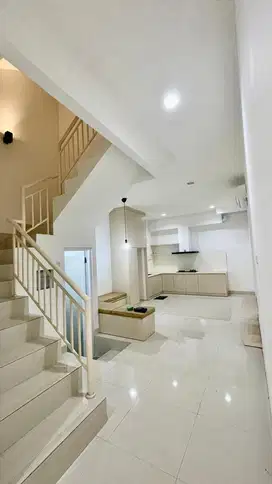 Dhyana rumah duri kepa uk 4x15m semifurnish lokasi kebon jeruk jakbar