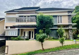 Rumah  2 Lt Dijual View Kota  Di Perum Pandanaran Hill Mangunharjo Tem