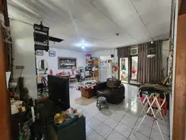 Rumah Strategis Dekat ke Jalan Raya Kopo di Kopo Permai