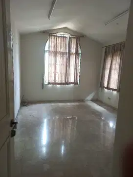 Dijual Murah Rumah 2 Lantai DiTaman Mediteranian Lippo Karawaci