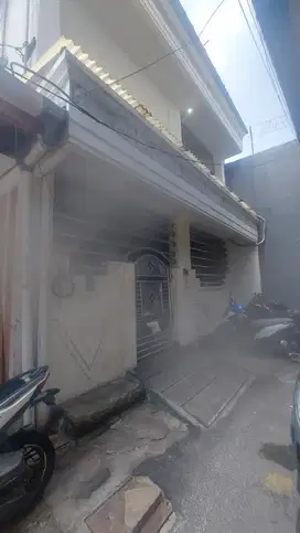 Rumah Kost 2 Lt Kamar 8 Jakarta Pusat Bonus Apt. Green Bay 2  Kt