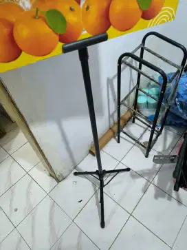 STANDING BANNER TRIPOD