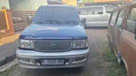 Di jual kijang krista 2.0 mt tahun 2002