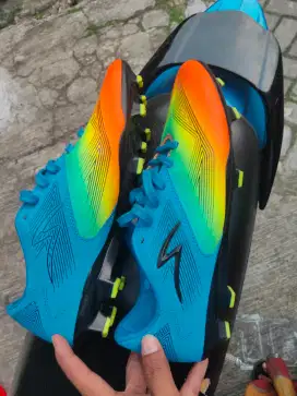 SPECS astute size 44