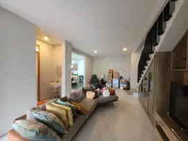 Rumah Besar Mewah Murah di Setraduta Bandung Utara Pusat Kota