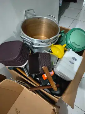 GARAGE SALE. PERLENGKAPAN DAPUR KOMPOR KUALI MANGKOK GELAS BAZZAR