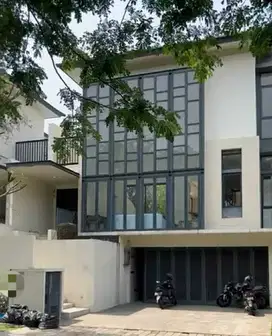 WTS / Dijual Cepat Rumah Sangat Mewah dan Elit di Nava Park Lancewood